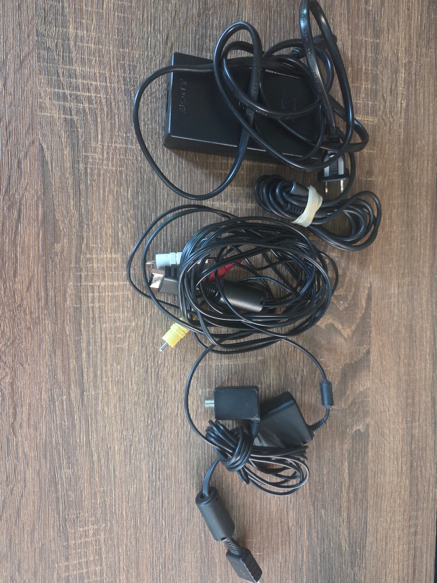 PS1 Slim Bundle w/ 2 Controllers, 2 Games and 1 Memory Card!