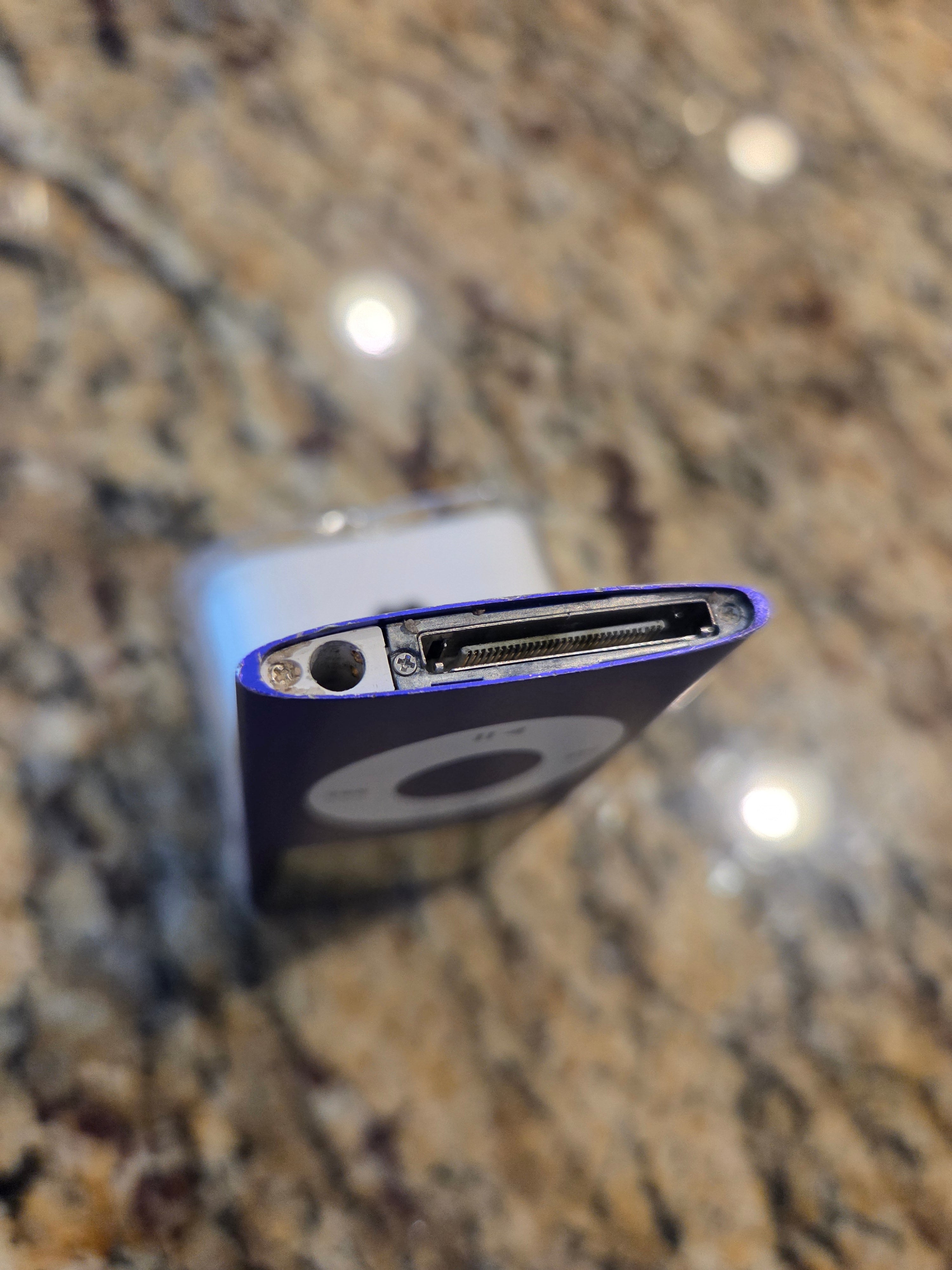 iPod Nano (2008) * 8GB - PURPLE