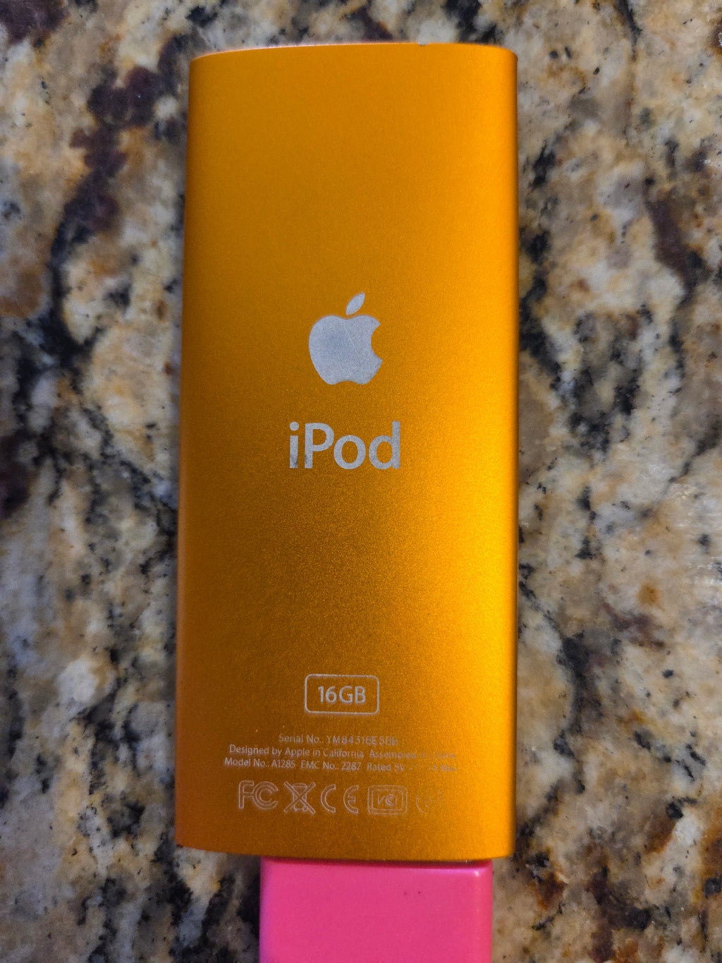 iPod Nano (2008) * 16GB - ORANGE GOLD
