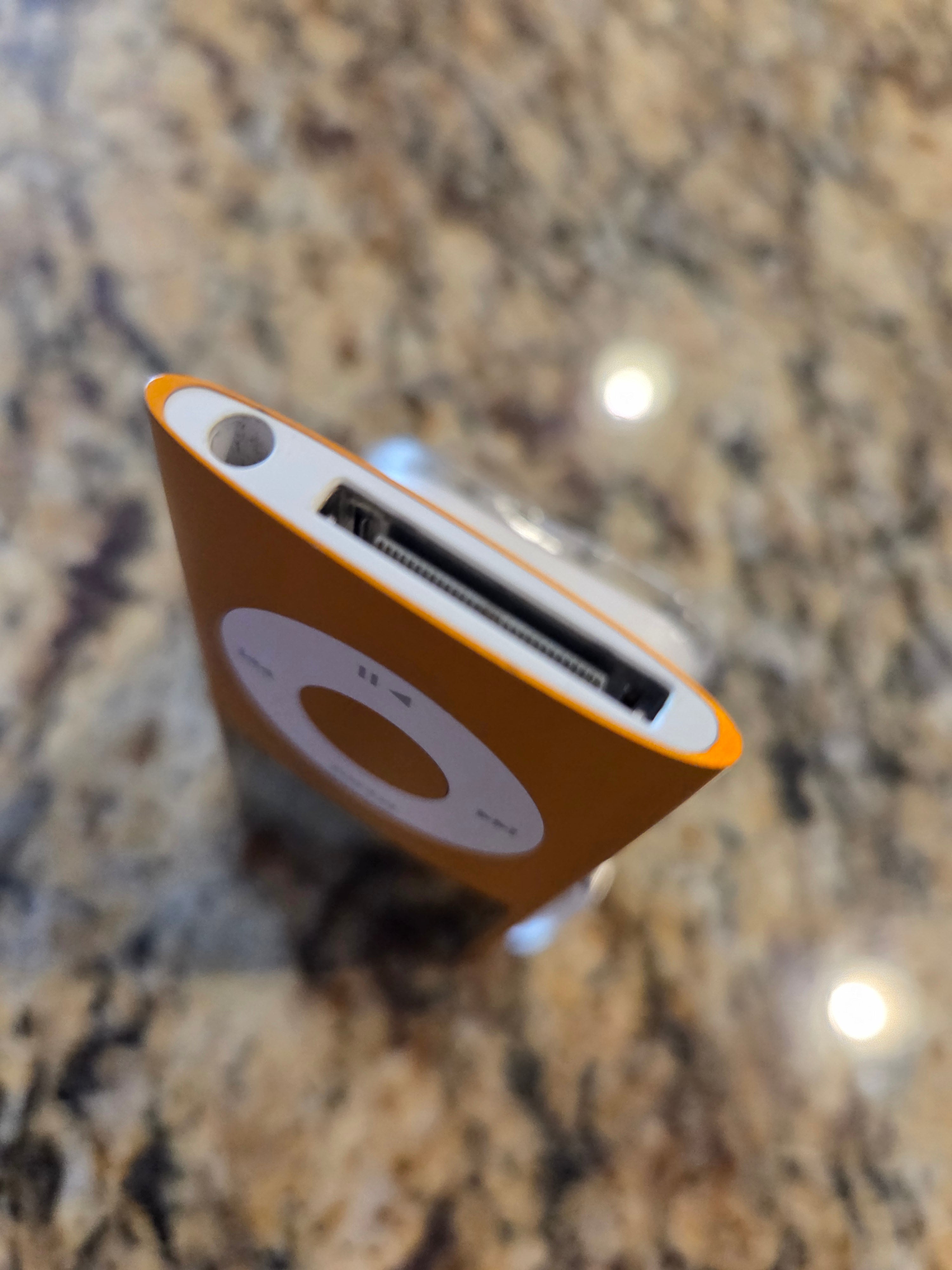 iPod Nano (2008) * 16GB - ORANGE GOLD