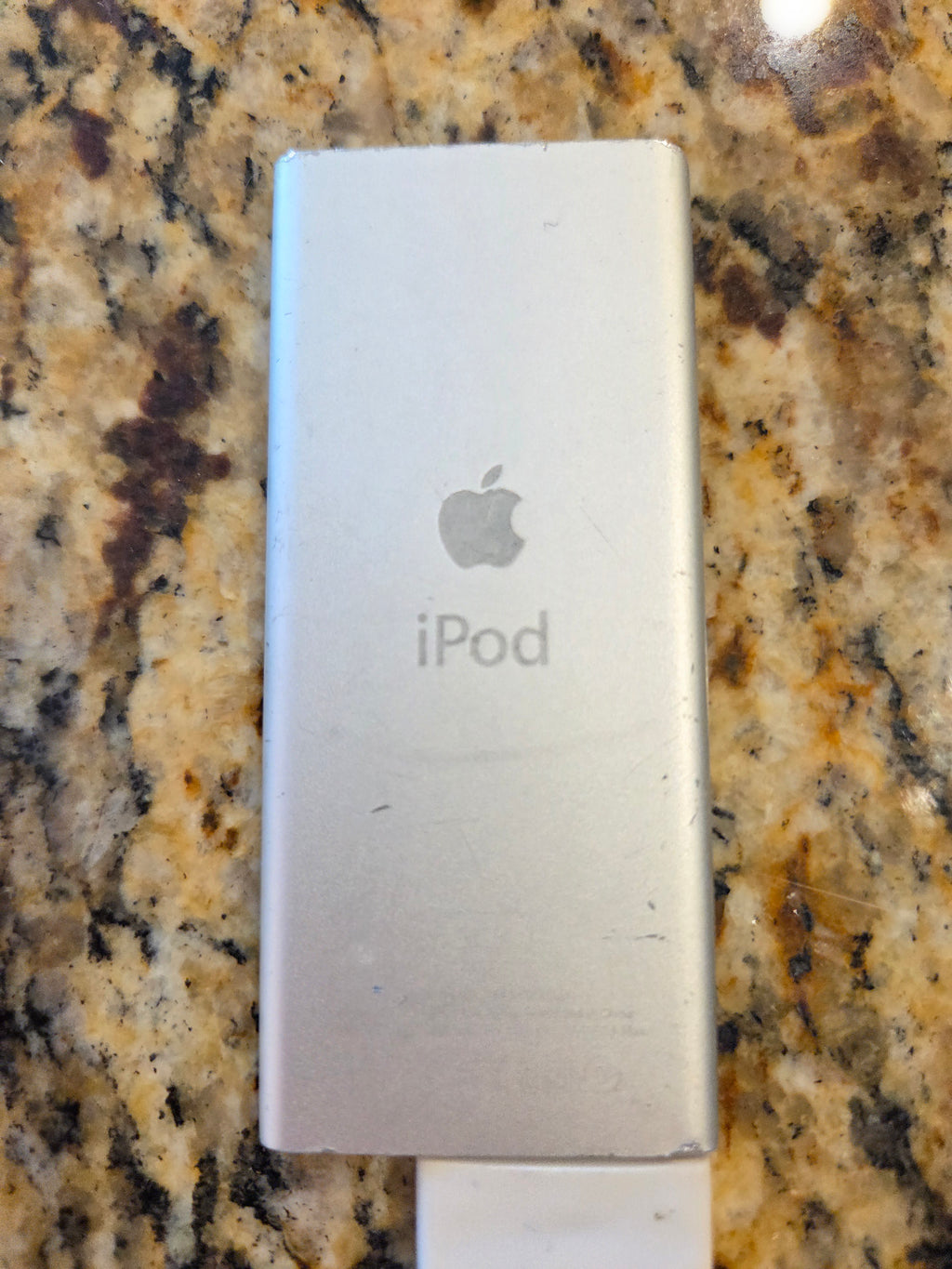 iPod Nano (2006) * 2GB ** Does not hold a charge ** -SILVER