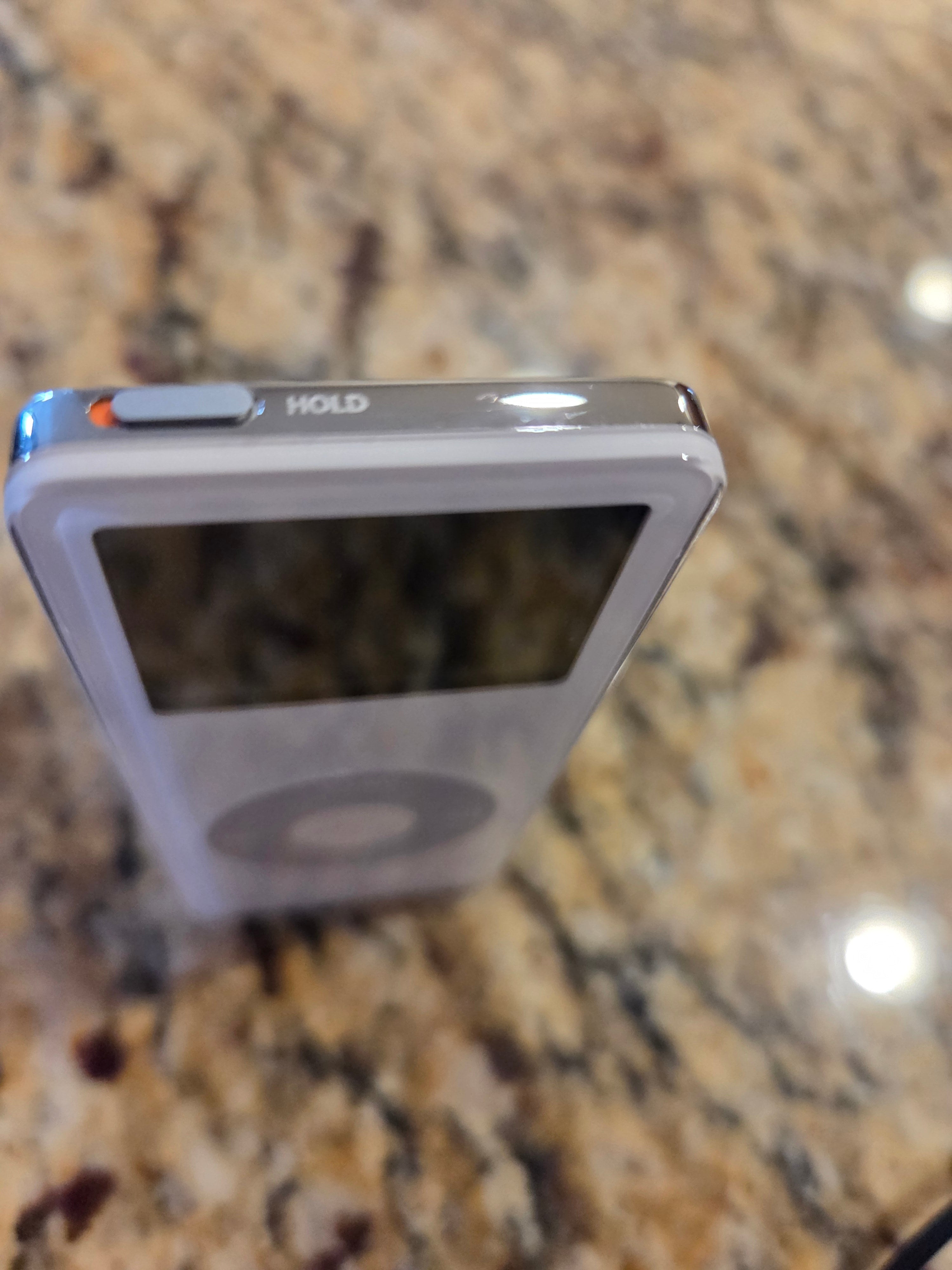 iPod (2005) * 2GB - WHITE