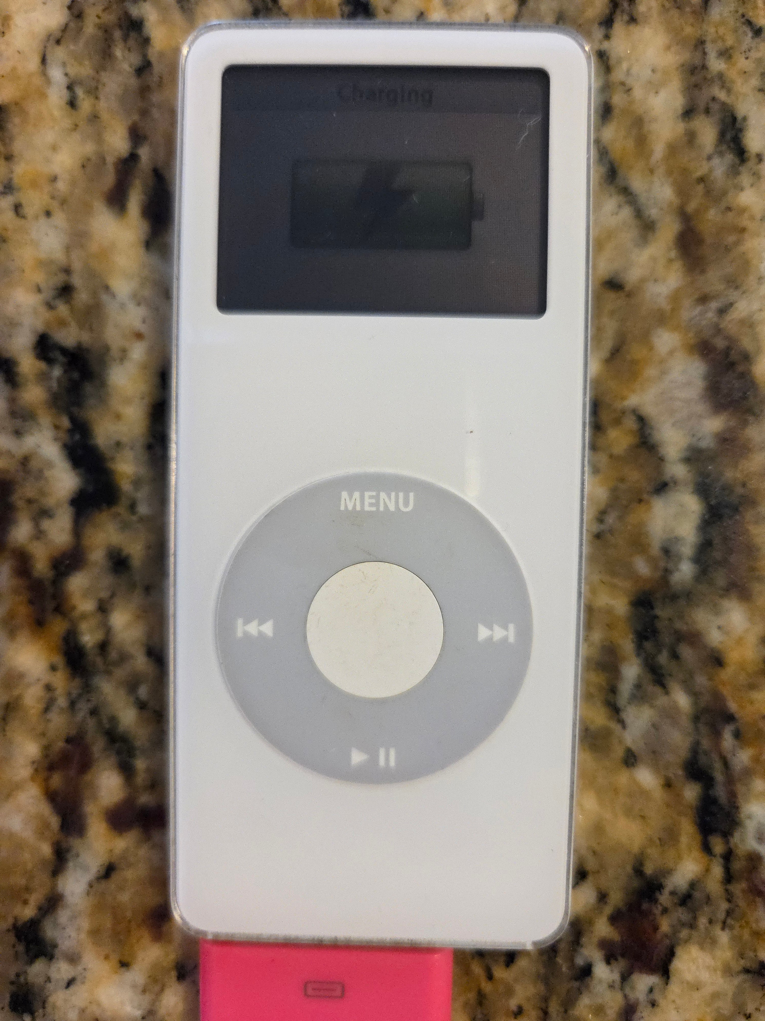 iPod (2005) * 2GB - WHITE
