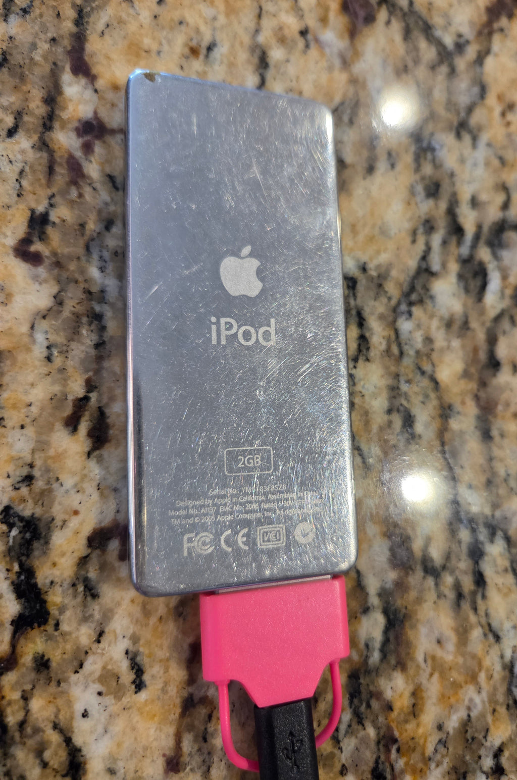 iPod (2005) * 2GB - WHITE