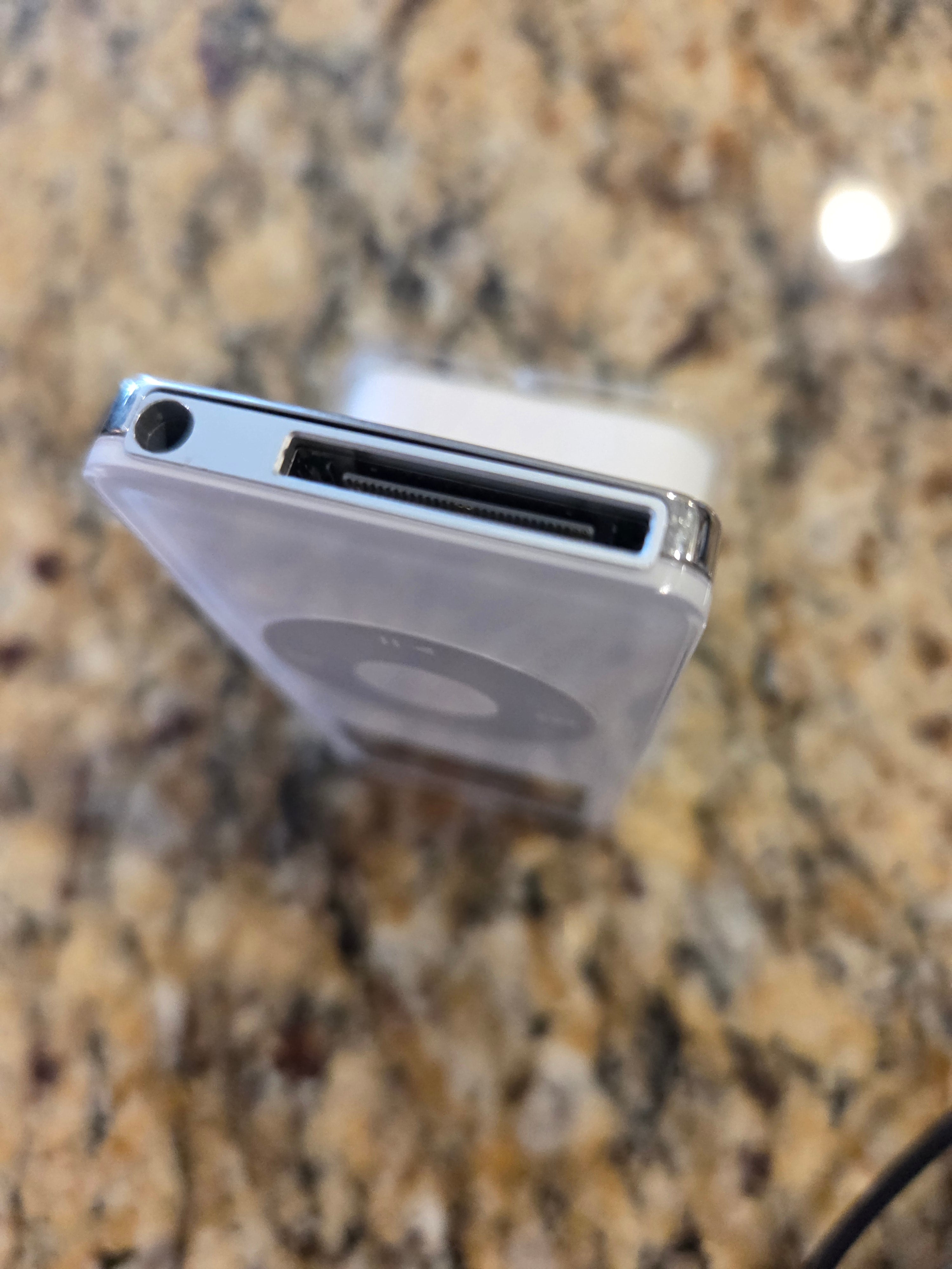 iPod (2005) * 2GB - WHITE