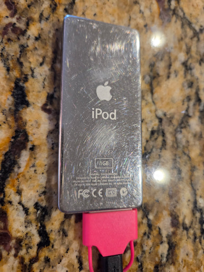 iPod * 1GB - WHITE