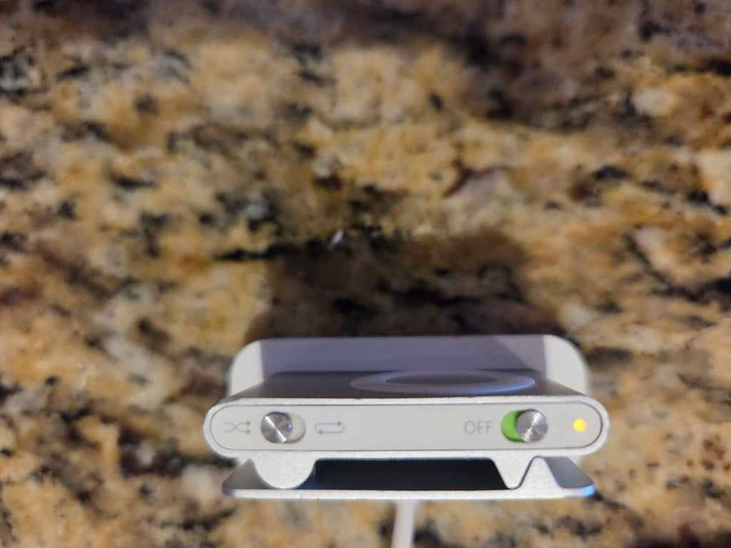 iPod Shuffle * 2GB - SILVER