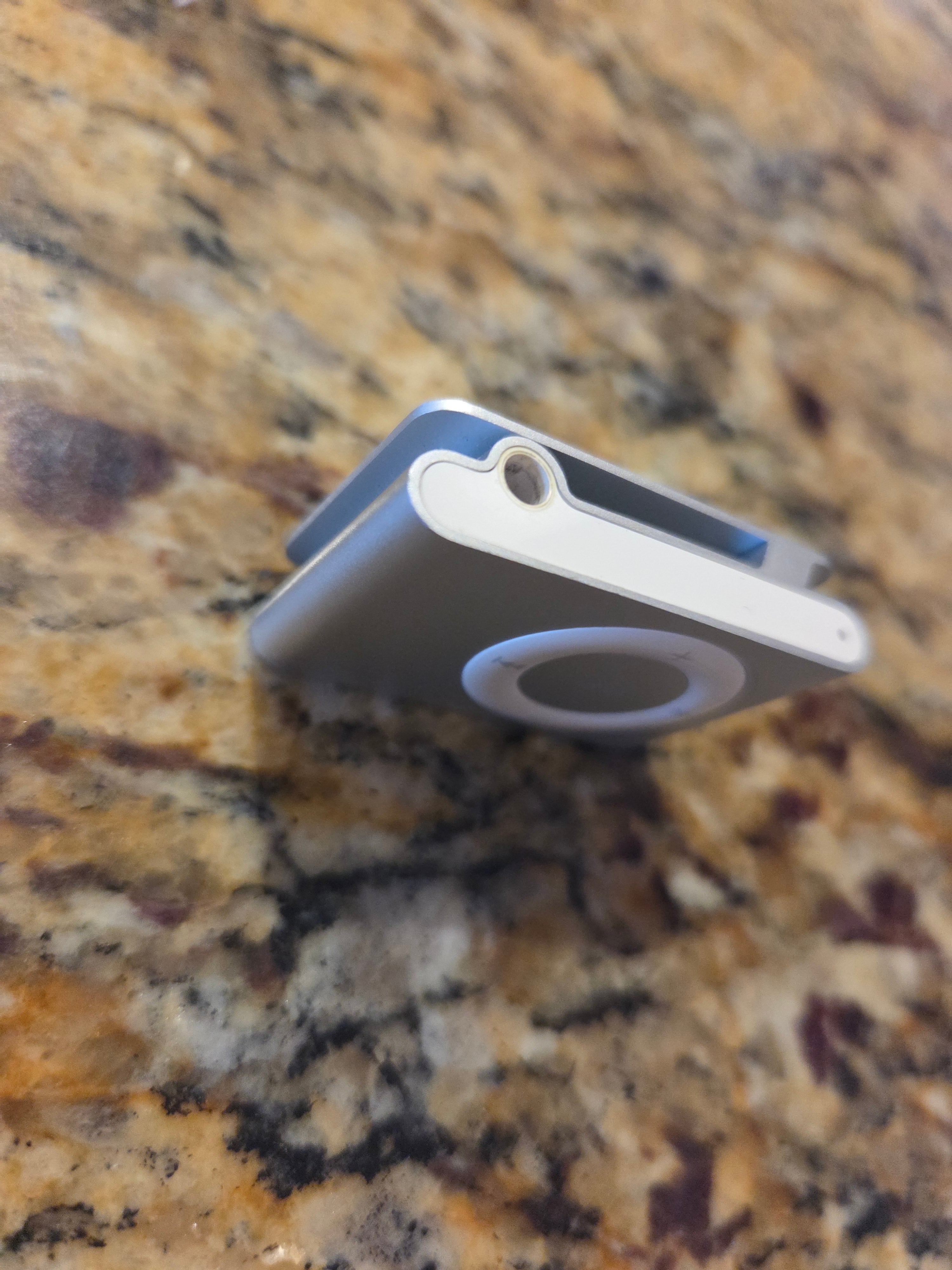 iPod Shuffle * 2GB - SILVER