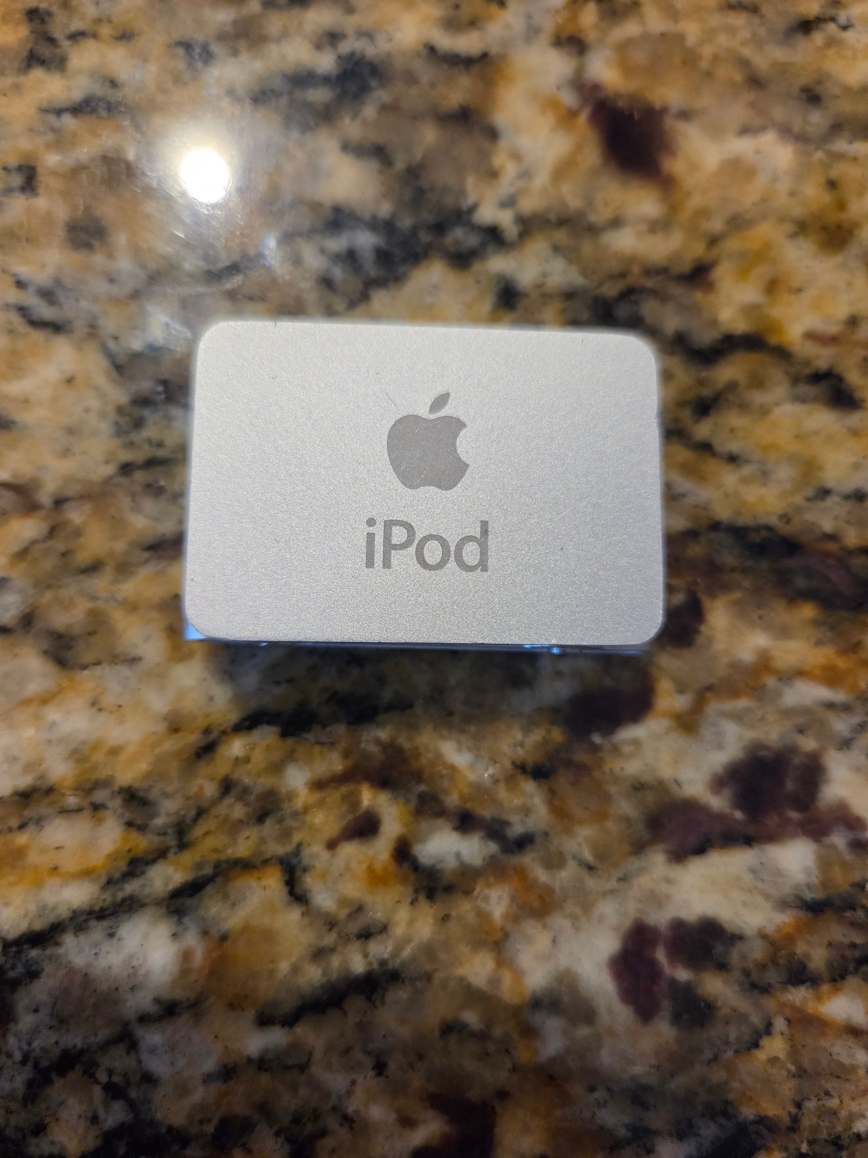 iPod Shuffle * 2GB - SILVER