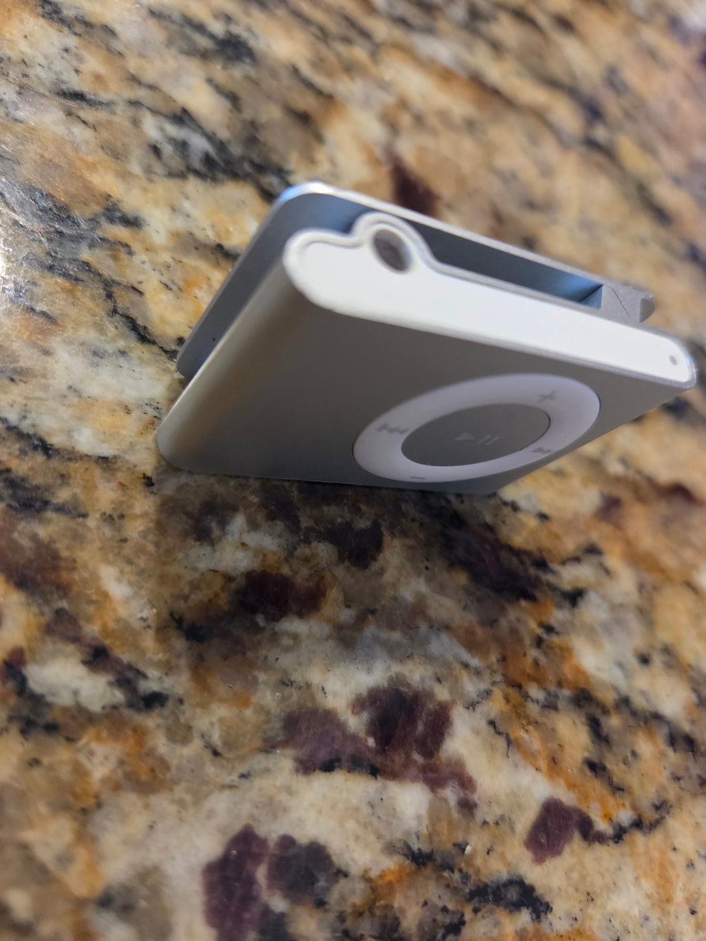 iPod Shuffle * 2GB - SILVER