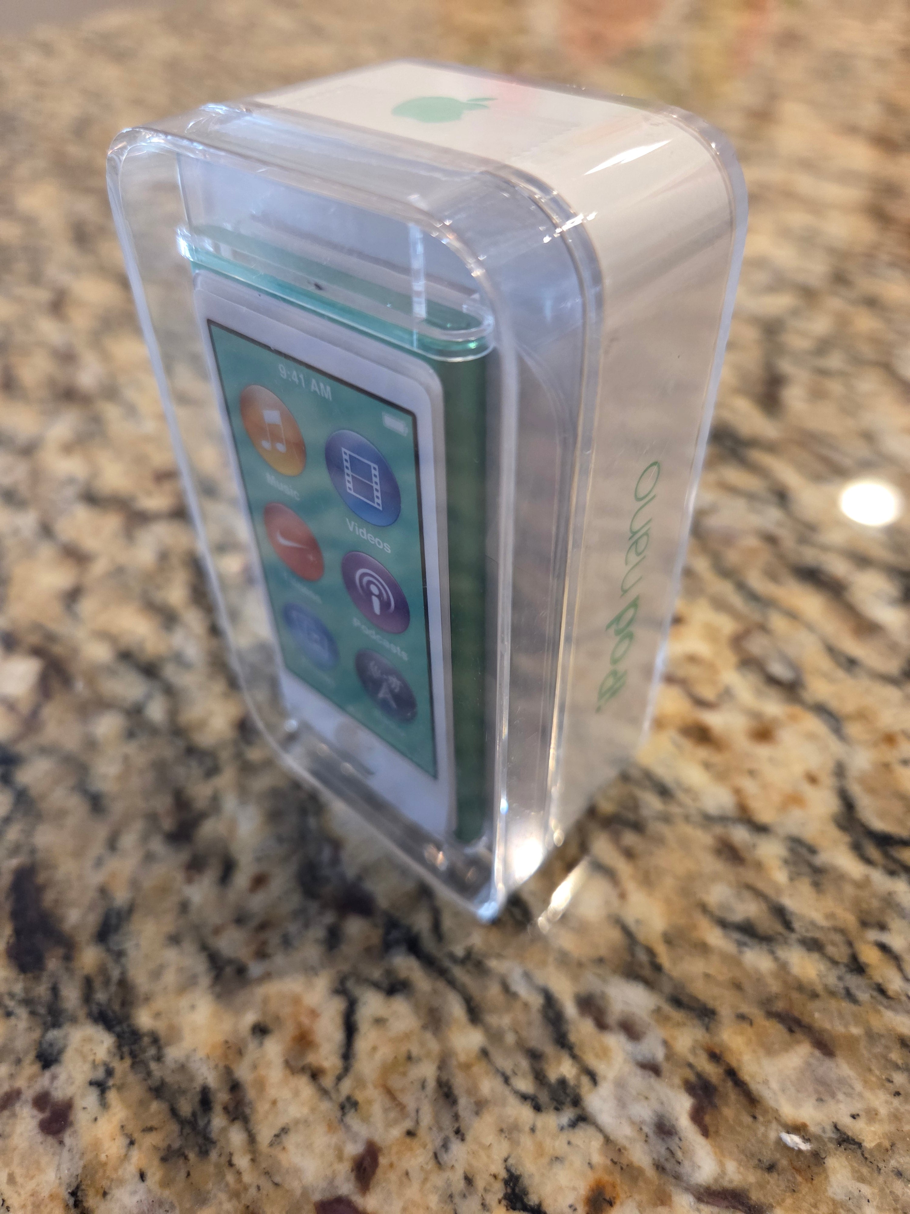 iPod Nano (2012) * Factory Sealed - GREEN