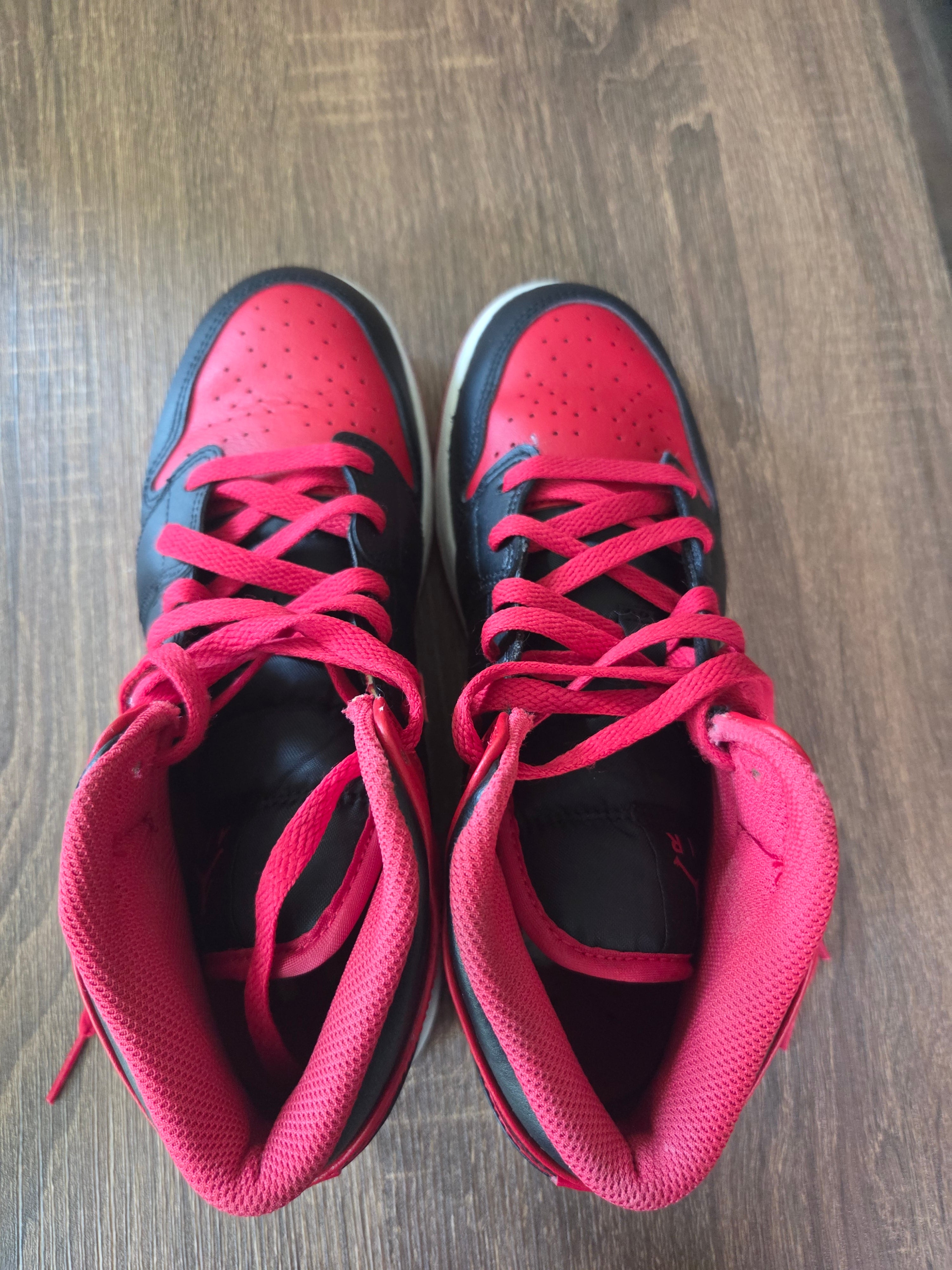 Black and Red - AIR JORDAN - Size 6.5 KIDS*
