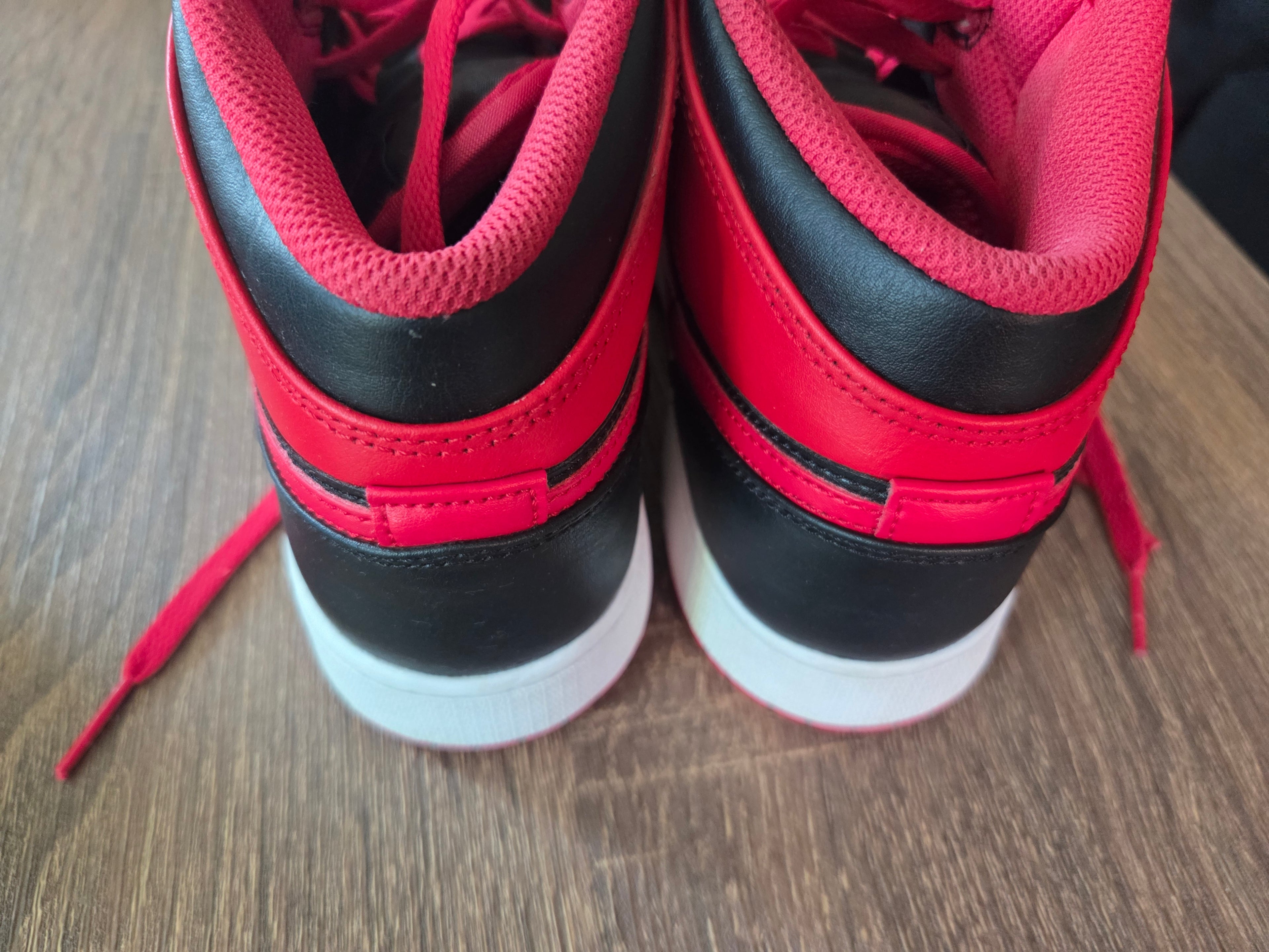 Black and Red - AIR JORDAN - Size 6.5 KIDS*