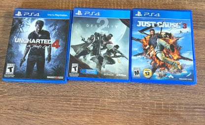 PS4 Bundle w/ 2 Controllers & 3 Games !