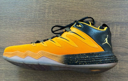 " Yellow Dragon " - NIKE AIR JORDAN - Size 11
