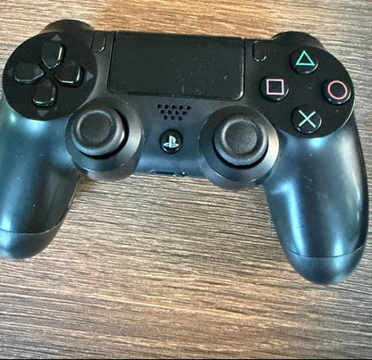 PS4 Bundle w/ 2 Controllers & 3 Games !
