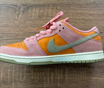 " Red Stardust " - NIKE SB DUNK LOW PRO - Size 11*
