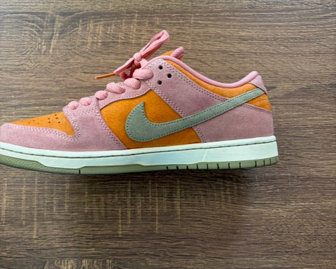 " Red Stardust " - NIKE SB DUNK LOW PRO - Size 11*