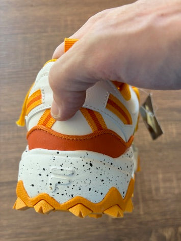 Red, Orange, & Yellow - FILAS OAKMONT TR - Size 11*