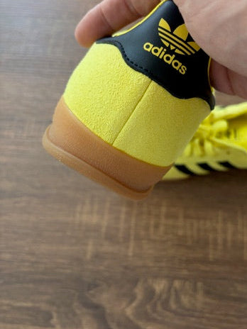 " Shock Yellow " - ADIDAS GAZELLE - Size 11*