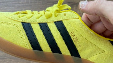 " Shock Yellow " - ADIDAS GAZELLE - Size 11*