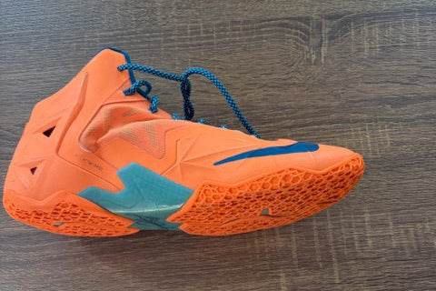 " Atomic Orange " - NIKE LEBRON 11 - Size 12*