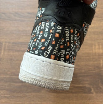 Black with tiny logo - NIKE - Size 11.5*
