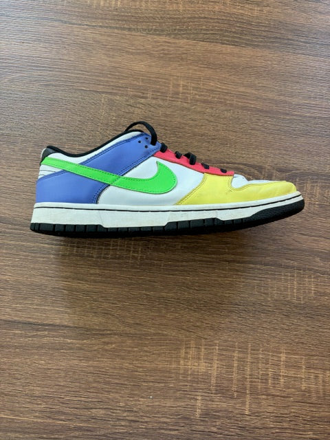 " Green Strike " - NIKE DUNK - Size 11*