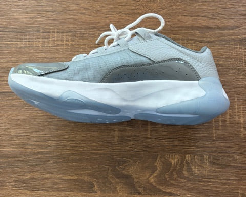 Gray with White - NIKE AIR JORDAN - Size 11*