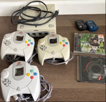 DREAMCAST BUNDLE4* Including - 2 Games ( NFL 2k, & Cyber Troopers Virtual-on )